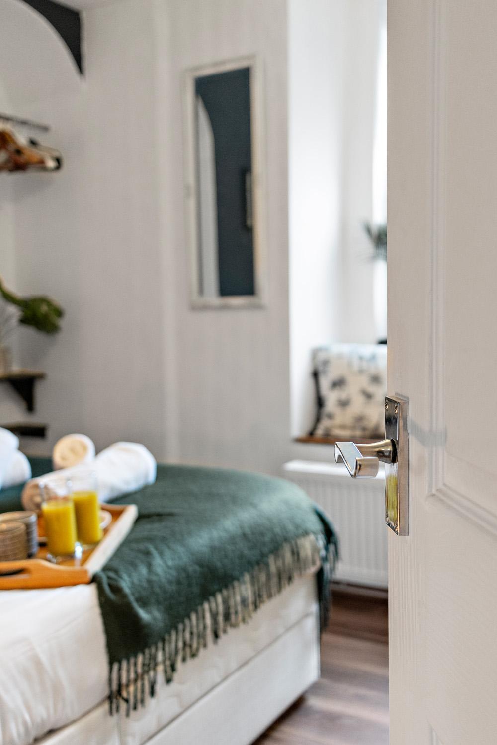 Stylish 2 Bed Near Beach, Parking, Wifi, Netflix Apartment Teignmouth