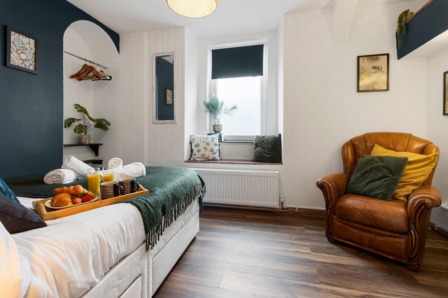 Apartment Stylish 2 Bed Near Beach, Parking, Wifi, Netflix